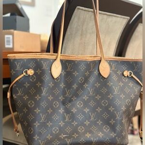 Louis Vuitton Neverfull MM Monogram Bag